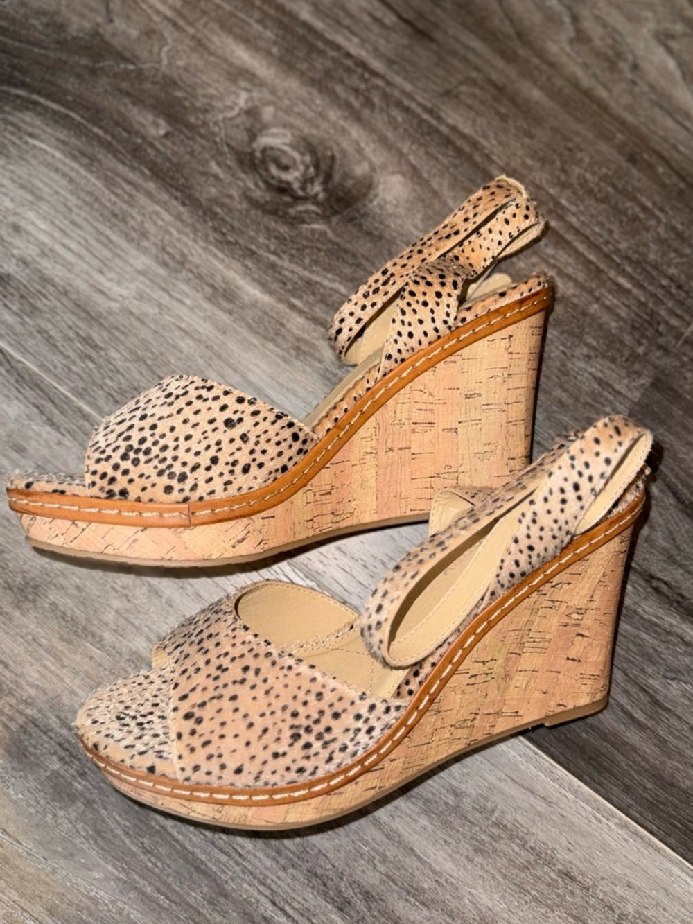 CL by Chinese laundry Women’s Tan Speckled Cork Wedge Sandals Shoes 38.5 / 39